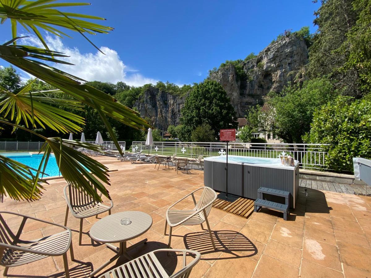 Logis Hotels - Hotel Restaurant Domaine Les Falaises Martel Bagian luar foto