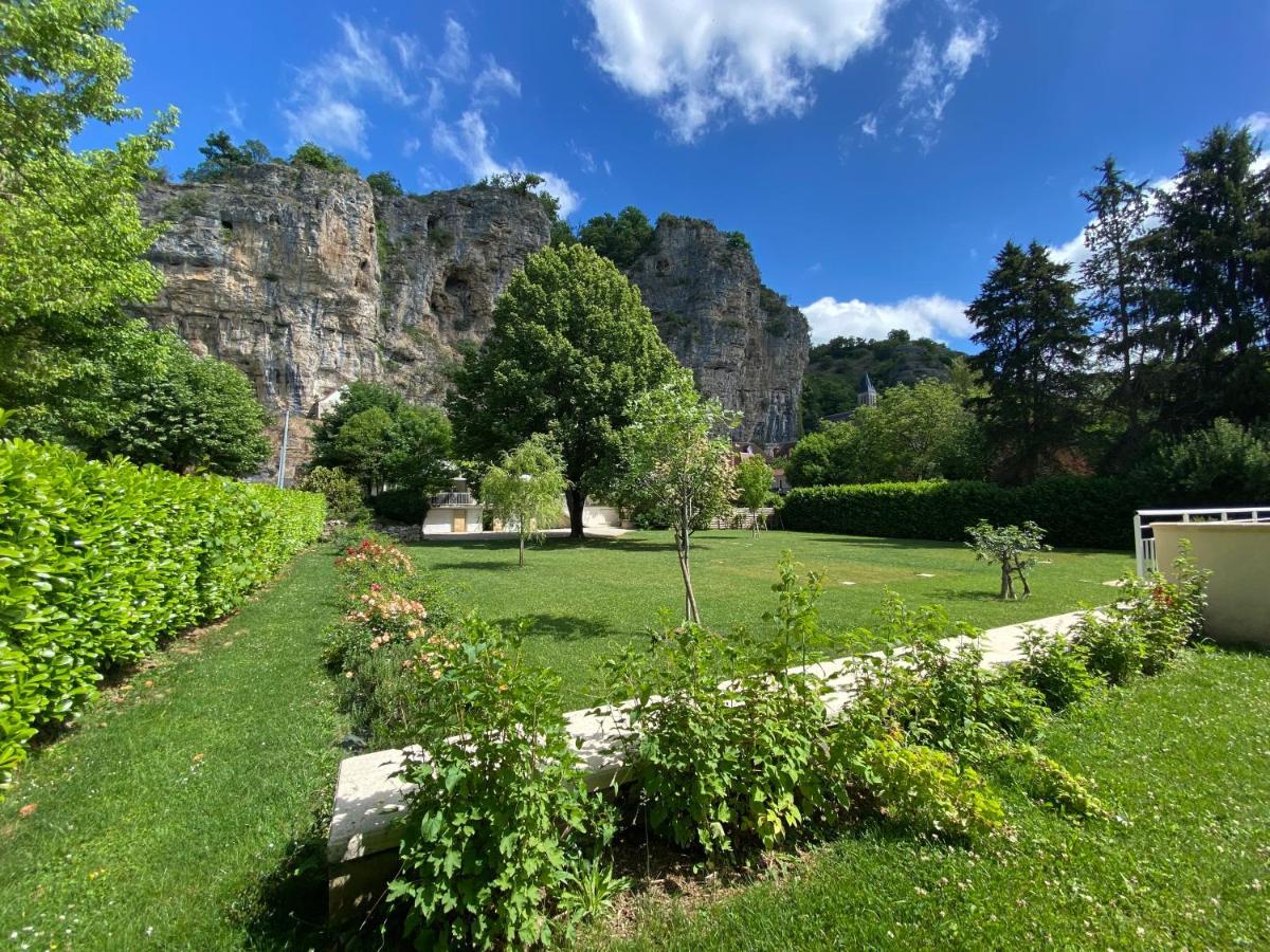 Logis Hotels - Hotel Restaurant Domaine Les Falaises Martel Bagian luar foto
