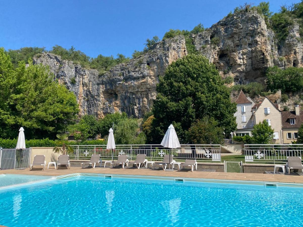 Logis Hotels - Hotel Restaurant Domaine Les Falaises Martel Bagian luar foto