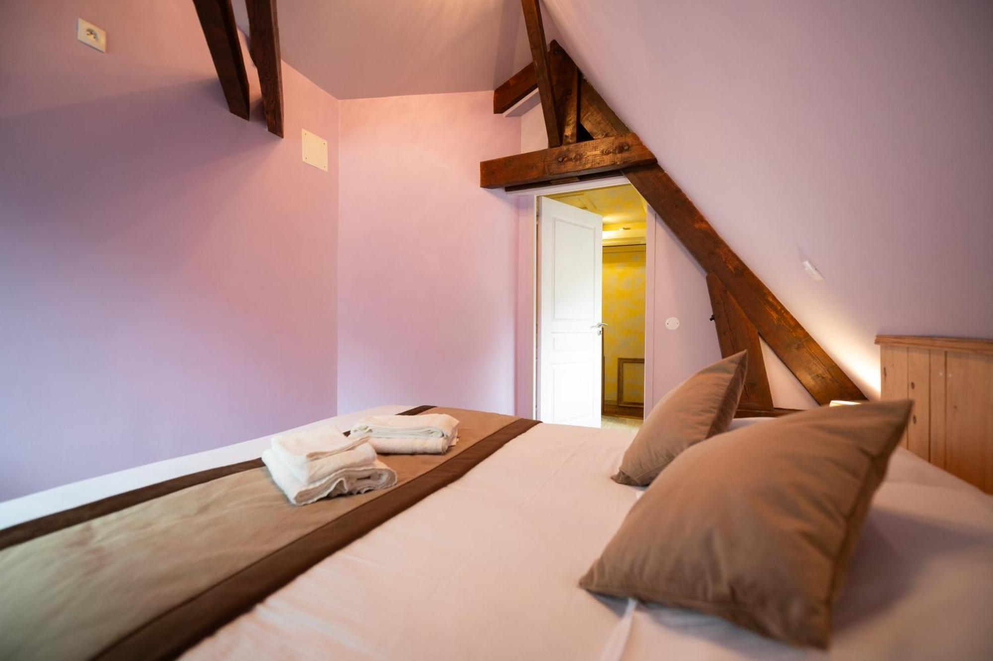 Logis Hotels - Hotel Restaurant Domaine Les Falaises Martel Ruang foto