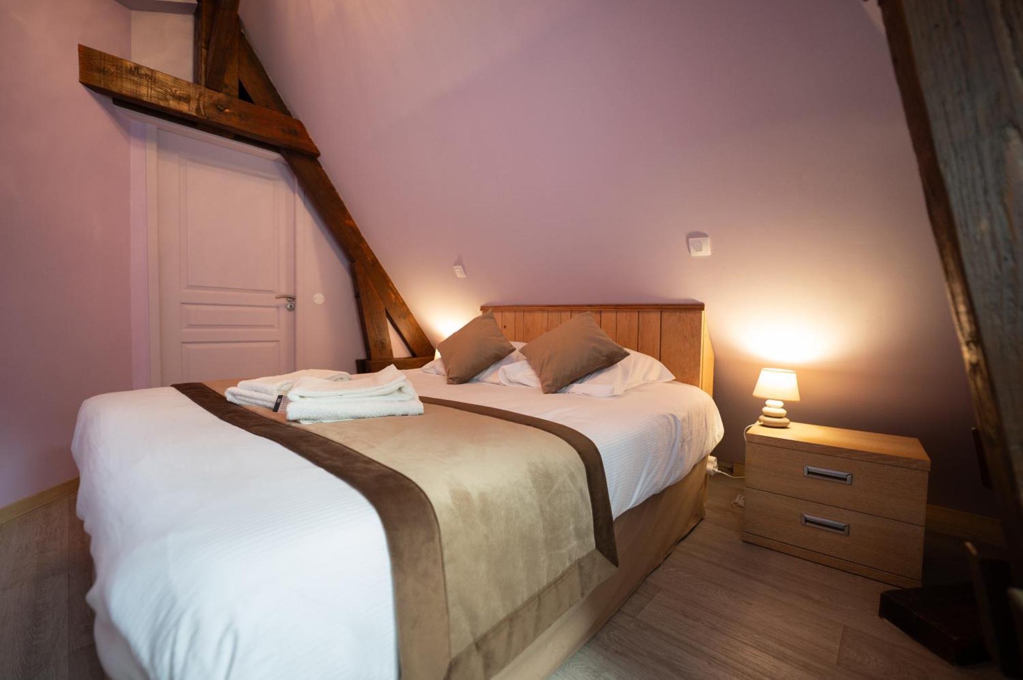 Logis Hotels - Hotel Restaurant Domaine Les Falaises Martel Ruang foto