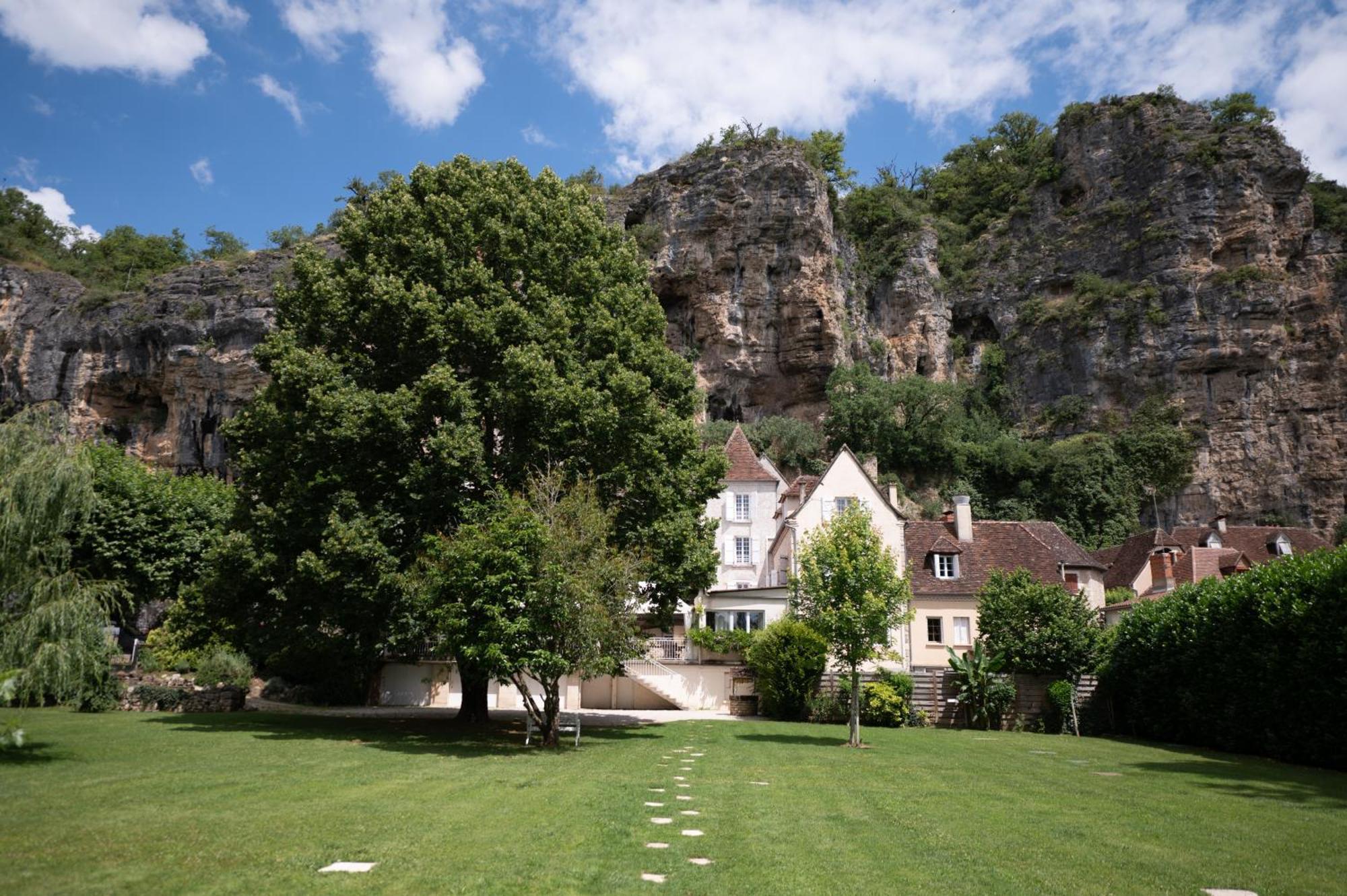 Logis Hotels - Hotel Restaurant Domaine Les Falaises Martel Bagian luar foto