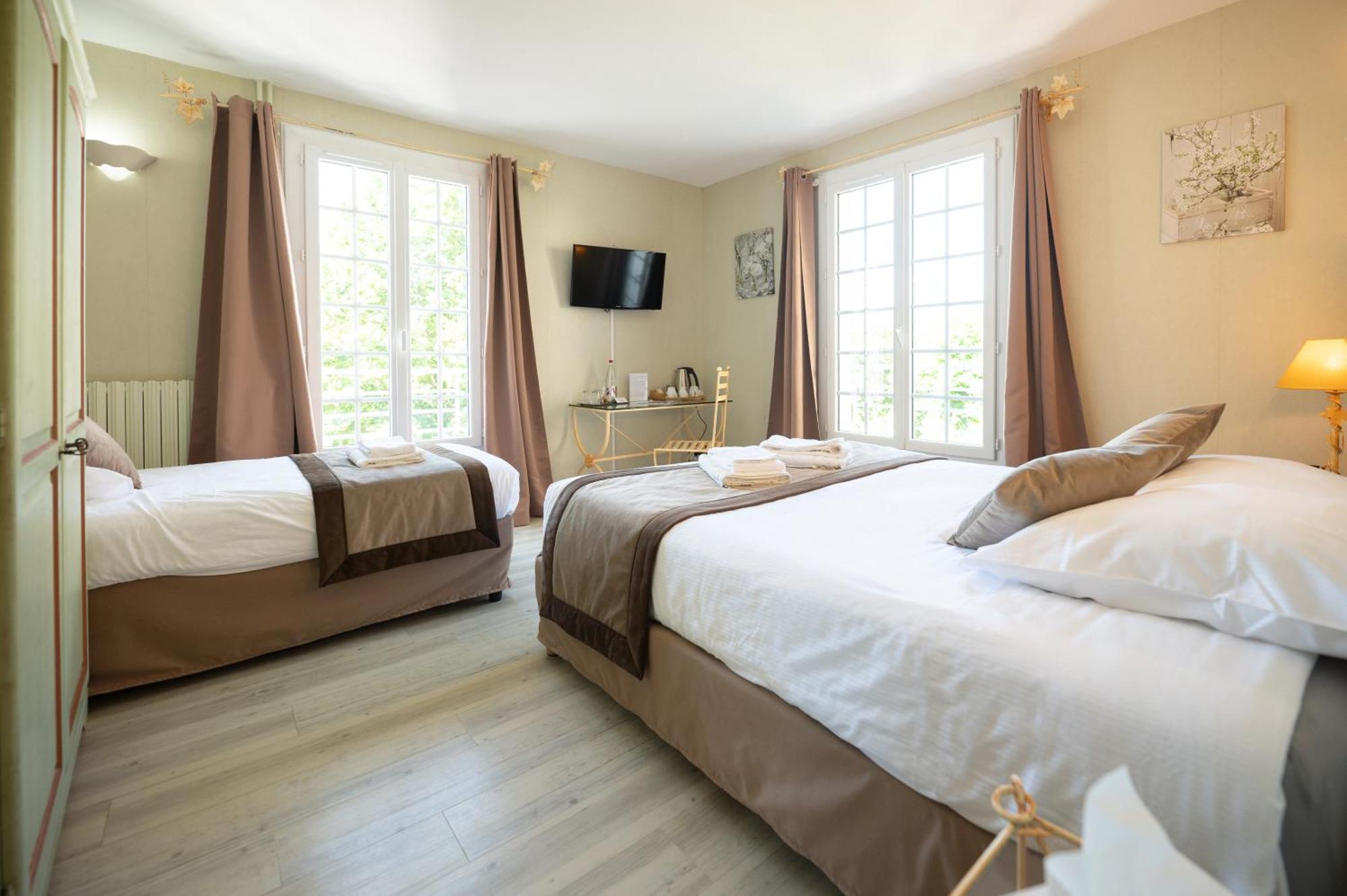 Logis Hotels - Hotel Restaurant Domaine Les Falaises Martel Bagian luar foto